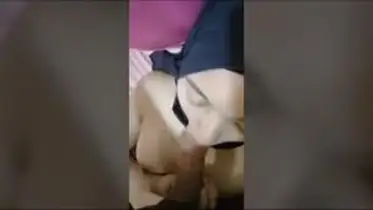 Di BJ Cewe Jilbab Hitam Sambil Cubit Putingnya