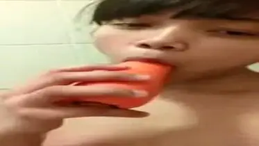 Dokumentasi Laura Cantik Live Bersantai Kasur