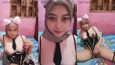 Dokumentasi Ukhti Hijab Cantik Live Bersantai Kasur