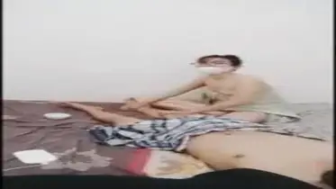 Gadis Cantik Pasrah Goyang Kasur Pijat