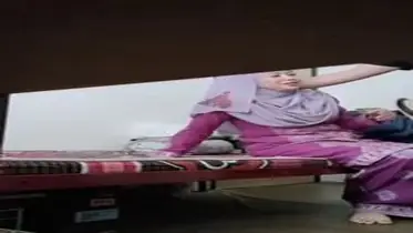 Gadis Erica Lin Cantik Pasrah Kasur Crot Mulut