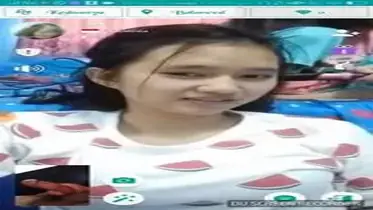 Gadis Pelayan Cantik Pasrah Goyang Kasur