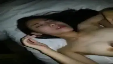 Momen Kepolosan Gadis Muda Baru Belajar