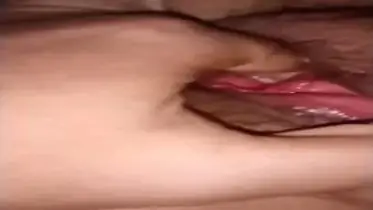 Tante Janda Cantik Pasrah Goyang Kasur Crot