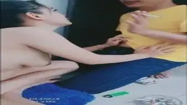 Tante Mami Cantik Pasrah Goyang Kasur Brondong
