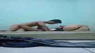 Ukhti Hijab Cokelat Cantik Pasrah Di Kasur