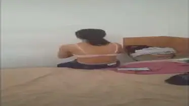 Ukhti Hijab Mulus Cantik Pasrah Goyang Kasur