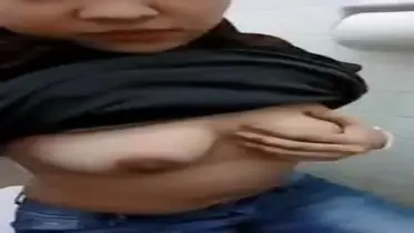 Ukhti Jilbab Hitam Sendirian Di Kamar Mandi